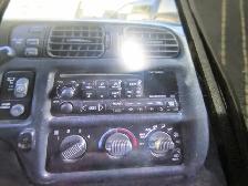 Chevrolet Blazer 2 portes, à quatre roues motrices 4x4 air clim - Photo 4