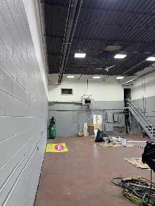 2400 ft.² shop and yard for rent on YellowHead - Photo 2