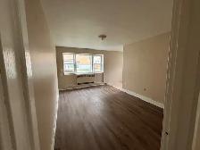 All inclusive, beautifully Renovated & Close 2 hospital & shoppi - Photo 4