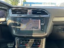 2022 Volkswagen Tiguan Highline R-Line 4MOTION | Command Start | - Photo 23