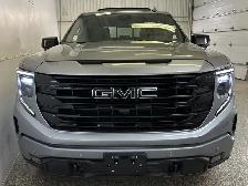 2025 GMC Sierra 1500 ELEVATION/5.3L V8/LEATHER/ROOF/LOCAL TRADE! - Photo 2