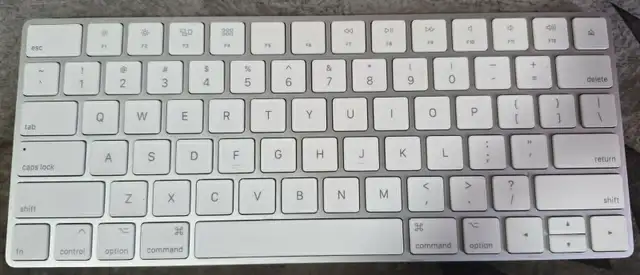 APPLE MAGIC KEYBOARD A1644 – WIRELESS BLUETOOTH – TESTED $40 OBO