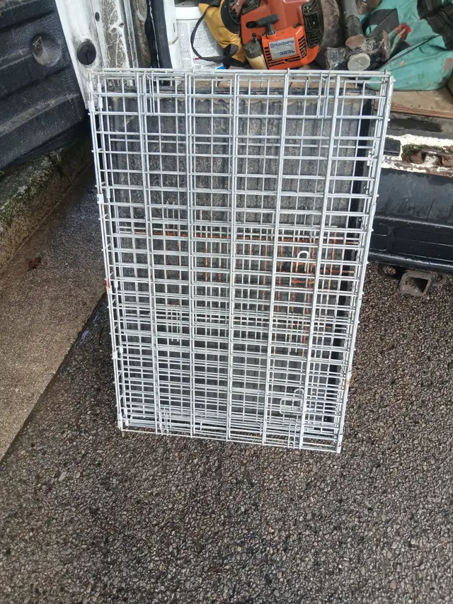 Dog Kennel/Cage. never used.