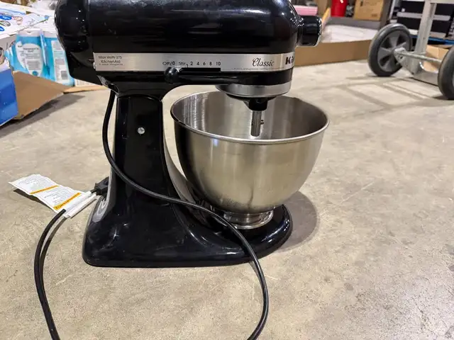 Black KitchenAid Classic 275 Watt Stand Mixer For Parts/Repair
