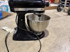 Black KitchenAid Classic 275 Watt Stand Mixer For Parts/Repair