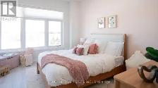 $799,990 · Row / Townhouse · 3 bed · 3 bath · Markham - Photo 2