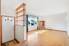 3bdrm 2bth Bungalow situated on a 75'x100' subdivadable lot! - Photo 2