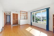 3bdrm 2bth Bungalow situated on a 75'x100' subdivadable lot! - Photo 3