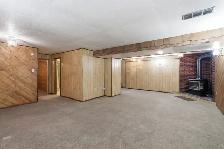 3bdrm 2bth Bungalow situated on a 75'x100' subdivadable lot! - Photo 9
