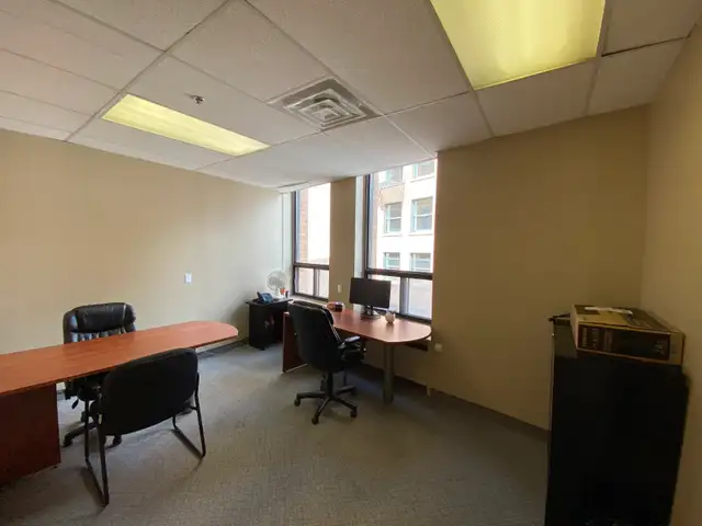 PLUSIEURS BUREAUX DISPONIBLES