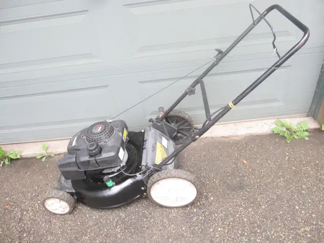 CRAFTSMAN 21' PUSH LAWN MOWER 159cc ENGINE WITH AUTO START
