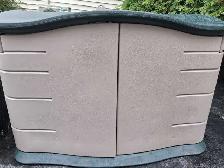 Remise Rubbermaid ( Livraison Possible )
