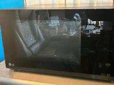 LG Microwave - Photo 3