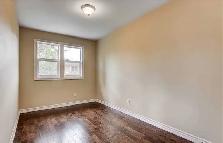 3 Bed   1 Bath Private House – Newmarket - Photo 9
