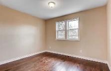 3 Bed   1 Bath Private House – Newmarket - Photo 10