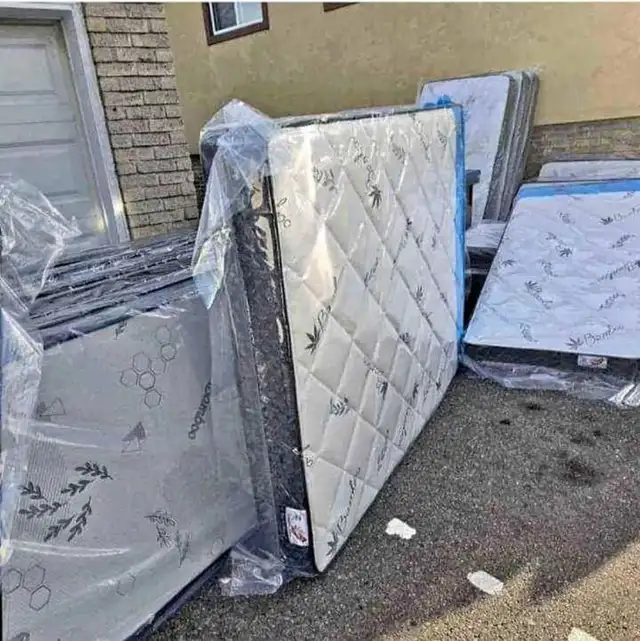MISSISSAUGA NO TAX MATTRESS SALE STARING FROM $100 ONLY DELIVERE