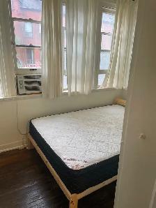 Studio   Bonus Sunroom | Harbord & Bathurst | $1,380 All-In - Photo 4
