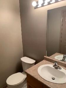 2 Bedroom 1.5 bathrooms Condo AB side, Lloydminster for rent - Photo 11