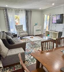 Beautiful furnished master bedroom - Photo 7