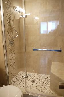 Lrg 1200sf 3BR/2B nr LRT w/ dbl grg-nwr ktchn,bath/fnc yrd/PetOK - Photo 6