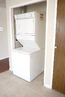 Lrg 1200sf 3BR/2B nr LRT w/ dbl grg-nwr ktchn,bath/fnc yrd/PetOK - Photo 12