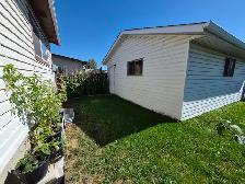 Lrg 1200sf 3BR/2B nr LRT w/ dbl grg-nwr ktchn,bath/fnc yrd/PetOK - Photo 16