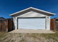 Lrg 1200sf 3BR/2B nr LRT w/ dbl grg-nwr ktchn,bath/fnc yrd/PetOK - Photo 18
