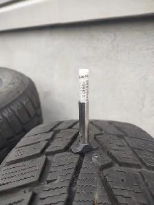 215-60R17x4 pneus hiver Nexen WinGuard. Excellent état - Photo 8