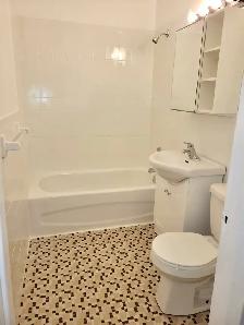 Large 2 bed 1 bath for lease - 1000 sqft - Hamilton - Photo 8