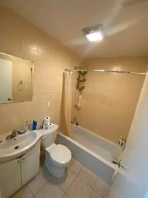 Private Bedroom & Bathroom - ideal for FEMALE (Available) - Photo 4