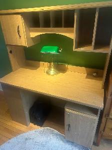 desk and chair - Photo 4