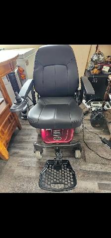 Power Wheelchair - Photo 2