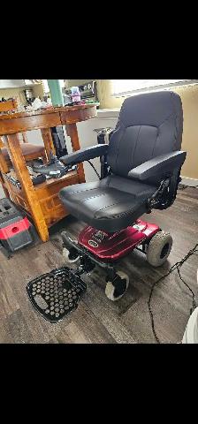 Power Wheelchair - Photo 3