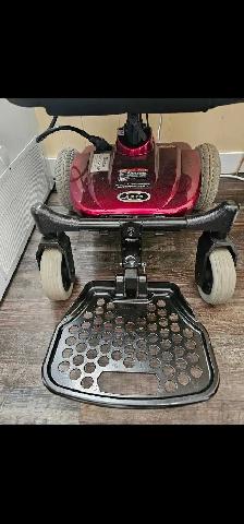 Power Wheelchair - Photo 6