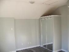 BRIGHT 1 BEDROOM SUITE - Photo 5