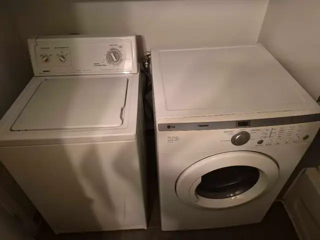 Laveuse et Secheuse  à Vendre.