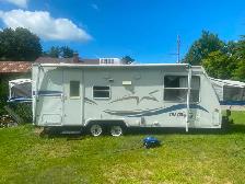 Travel camper