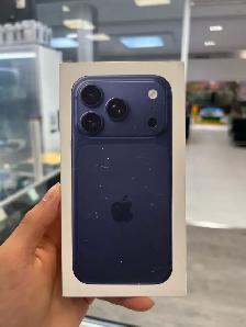 Brand New Sealed! iPhone 17 Pro-256gb! - Photo 3