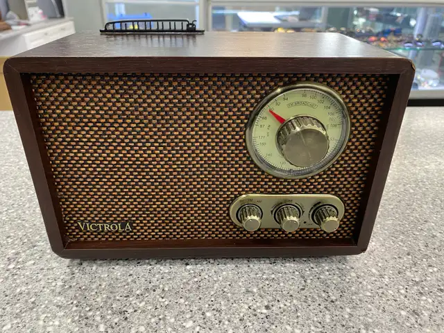 Victrola VRS-2800 Clock Radio