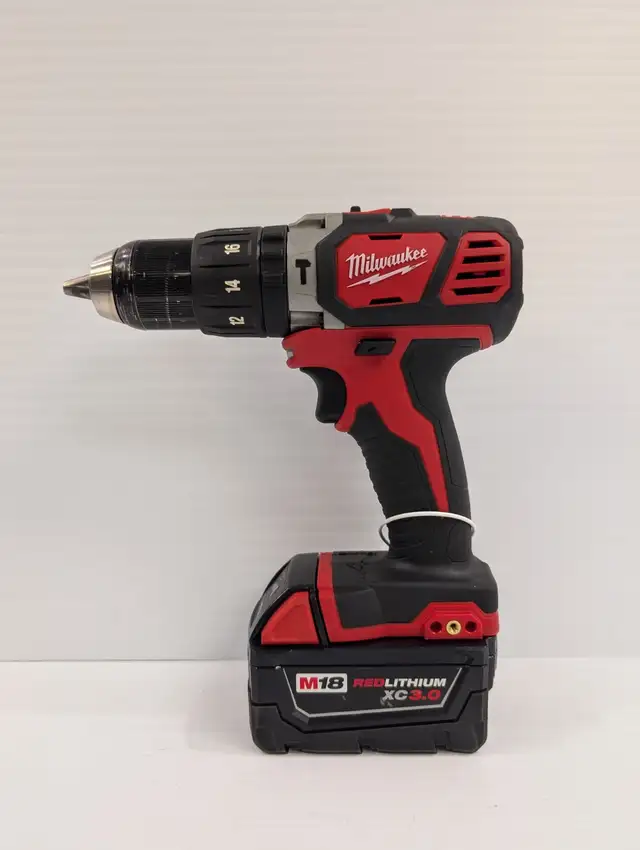 (B2619) Milwaukee 2607-20 1/2' Hammer Drill
