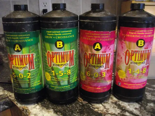 POT GROWING ECENTUAL NUTRIANTS 4 JUGS