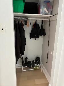 Nice and bright bachelor unit- Great location- Available Oct 1st - Photo 7