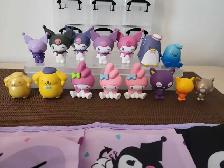 10 figurines hello kitty and friends  5 petites  1 rangement Ku - Photo 8