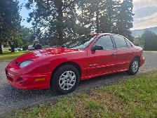 2002 PONTIAC SUNFIRE SL 4 DOOR 5 SPEED  LOW KMS
