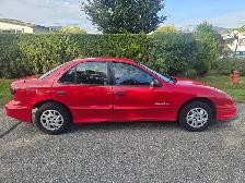 2002 PONTIAC SUNFIRE SL 4 DOOR 5 SPEED  LOW KMS - Photo 4