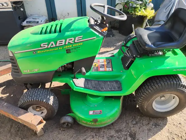 John Deere Sabre 14.5/38' lawn tractor STRIPPED FOR PARTS!!