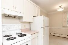 365 Edison Avenue - Two-Bedroom Suite Apartment for Rent - Photo 4