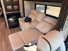 2024 HOLIDAY RAMBLER NAUTICA 34RX — ONLY 23,132 KM! - Photo 7