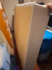 queen boxspring free
