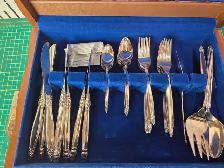 Silverware/Flatware Set in Wood Case - Photo 3
